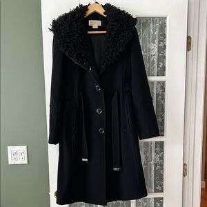 Michael Kors, beautiful black wool coat with woolly fur collar